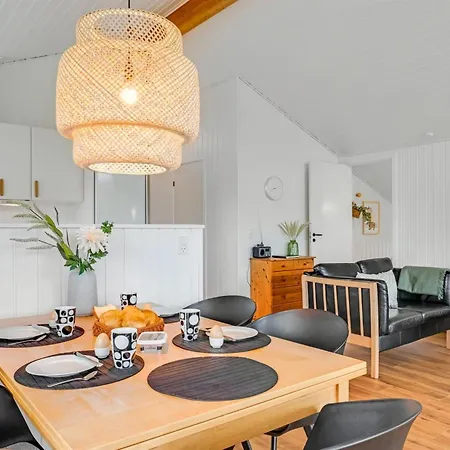 Picabo - 750m To The Fjord By Interhome